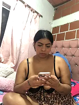 Rachellcooperrr's cam snapshot