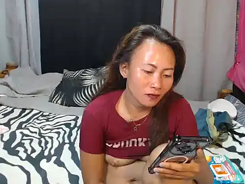 joanpetite's cam snapshot