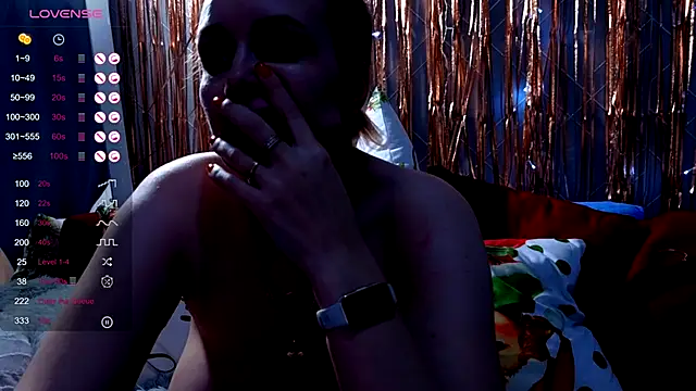 Allure_goldennX live sex cam