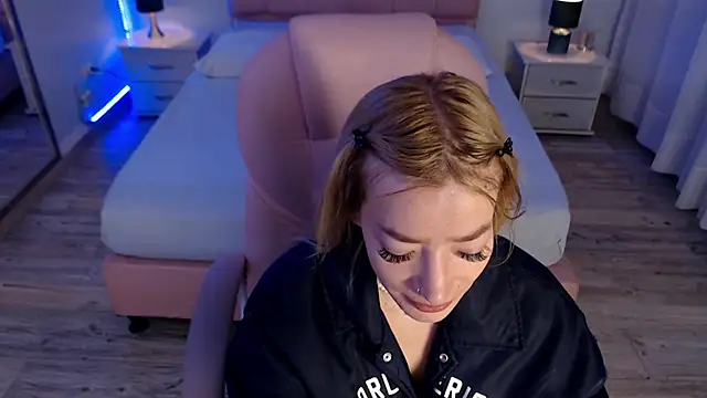 zoe_jones13's cam snapshot