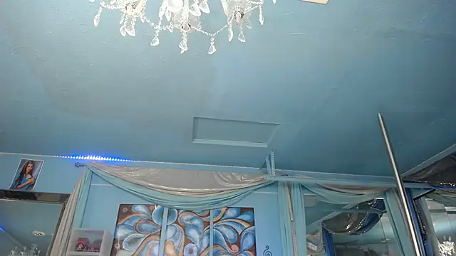 ADRIANNA_FOX's cam snapshot