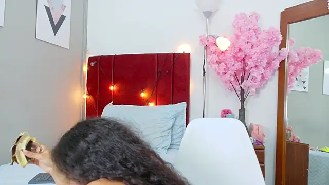 Beautifulskinny18 live sex cam