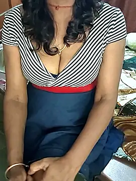 Meena_Meenakshi's cam snapshot