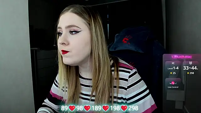 Olivia_Munk's cam snapshot