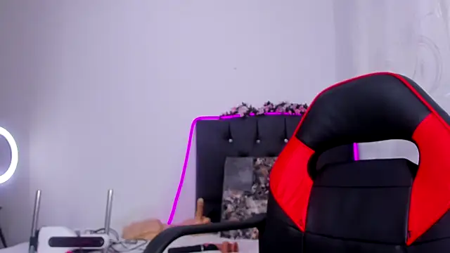 CataleyaHot_132's cam snapshot