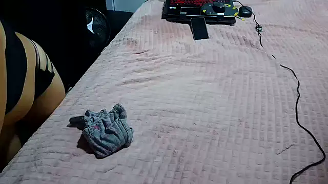 Kellynha_Sweet's cam snapshot