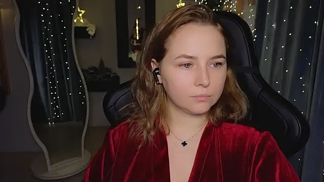 Mira_Mermayd live sex cam