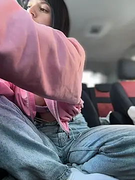 JulliaVegas live sex cam