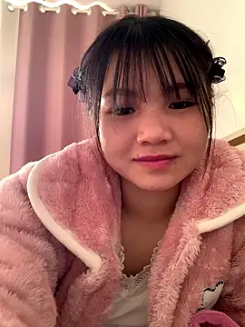 Emlyly-18's cam snapshot