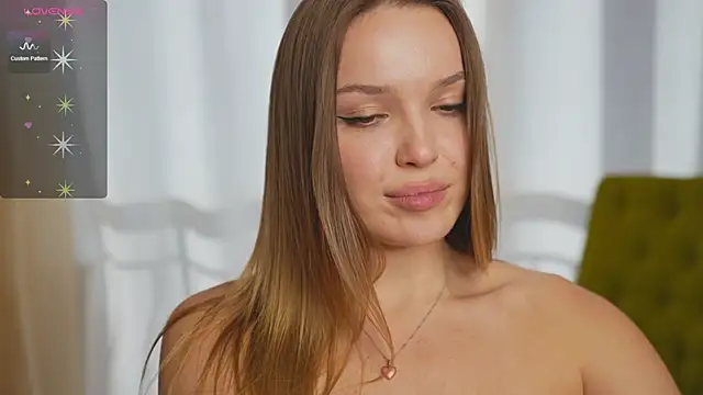 PeachyLina live sex cam