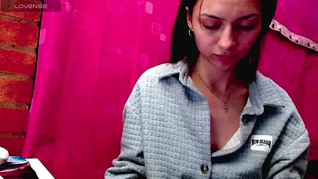 holy_juli live sex cam