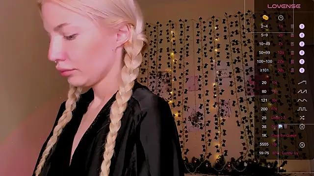 AnyaTaylor_'s cam snapshot