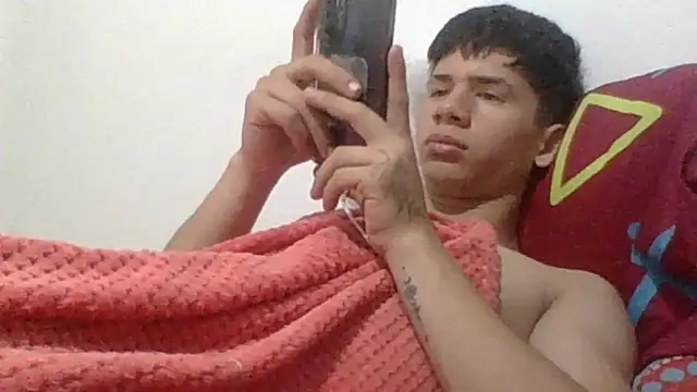 adriuth_699 live sex cam