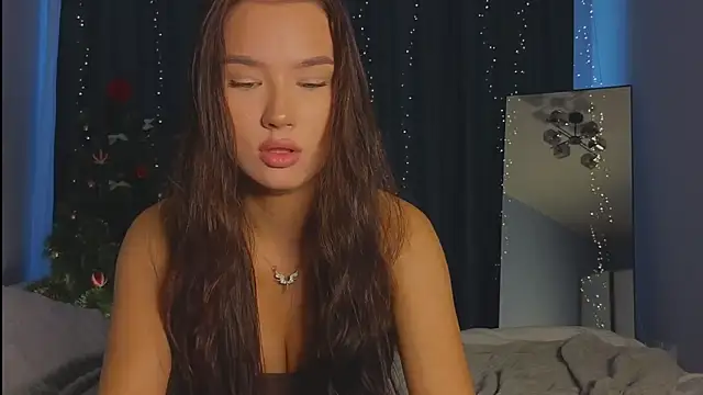 EmiDroll's cam snapshot