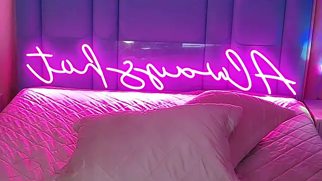 AllwaysHotJ's cam snapshot