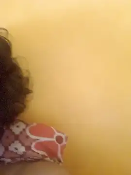 CosmicEmuu live sex cam