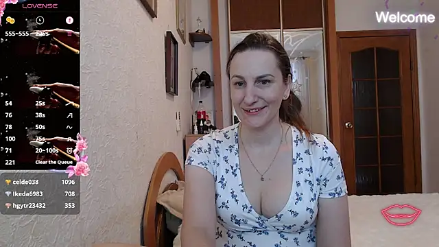 Yevgeshka-Milashka live sex cam