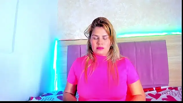 akamilasweetcm101 live sex cam