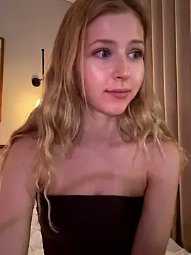 LunaRase live sex cam