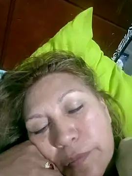 Kazsandraa's cam snapshot