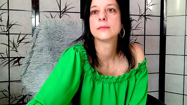 _Sweetlonglips_ live sex cam