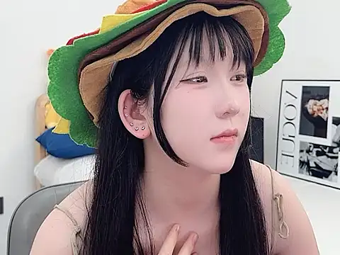 lnua-lnua's cam snapshot