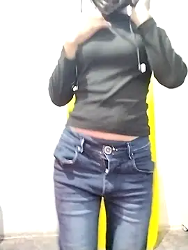 Cute-Naavya live sex cam