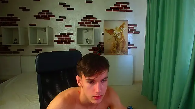 BradyFlint live sex cam
