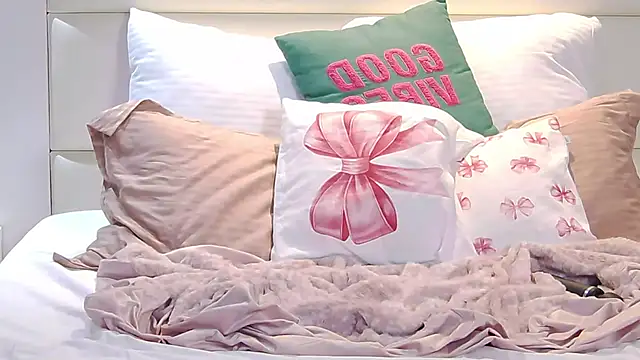 IsoldeBlis's cam snapshot