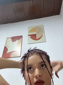 Melanyprada live sex cam