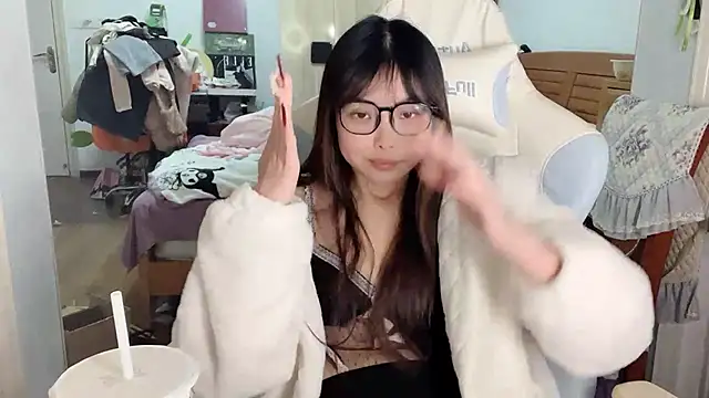 Akong11's cam snapshot