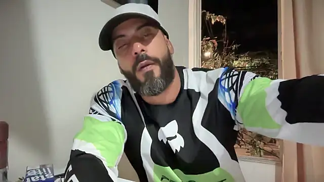 romeolovedark live sex cam