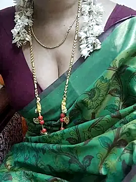 boojatamil's cam snapshot