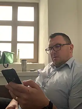 Mike8523 live sex cam