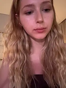 LunaRase live sex cam