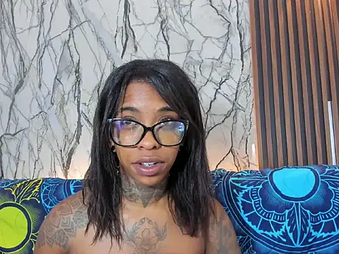 Pauline_Fox's cam snapshot