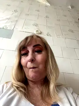 Irina2909@xh live sex cam