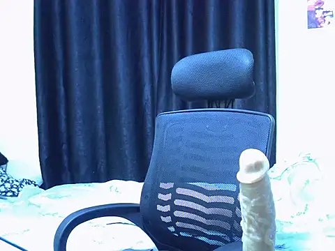 Horny-slut_'s cam snapshot