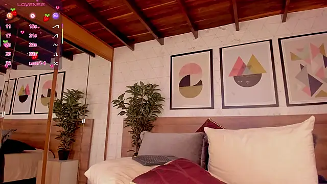 LunaRuso's cam snapshot