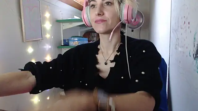 EvilFindomGoddess's cam snapshot