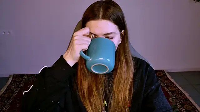 AliceCUNTach's cam snapshot