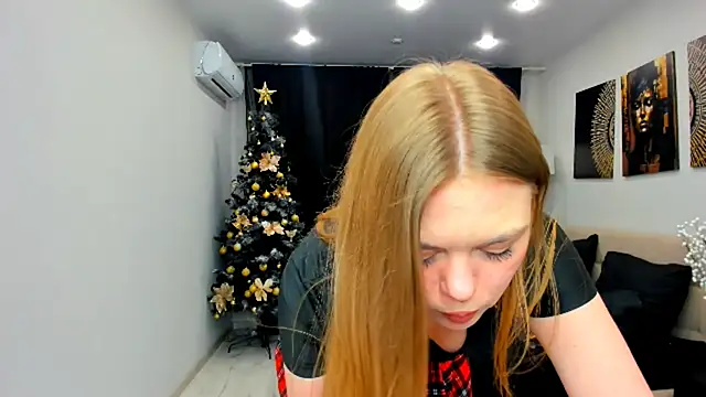 Strawberrye's cam snapshot