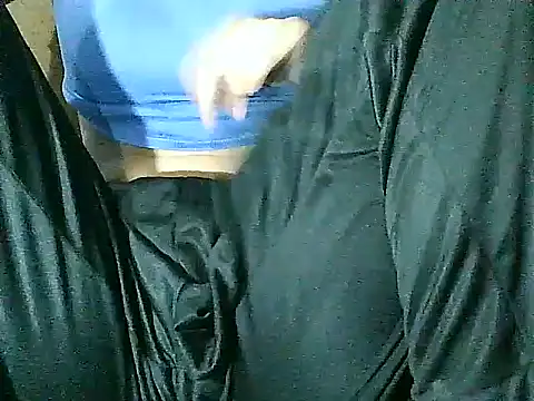 YummyPinay1893's cam snapshot