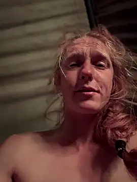 GoldenFlameGoddess live sex cam