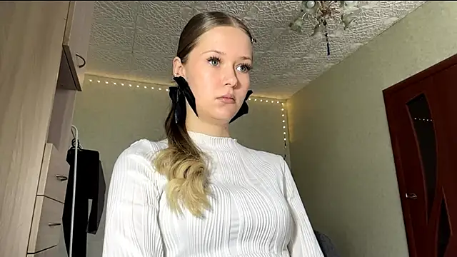 ZaidaSchwarten's cam snapshot