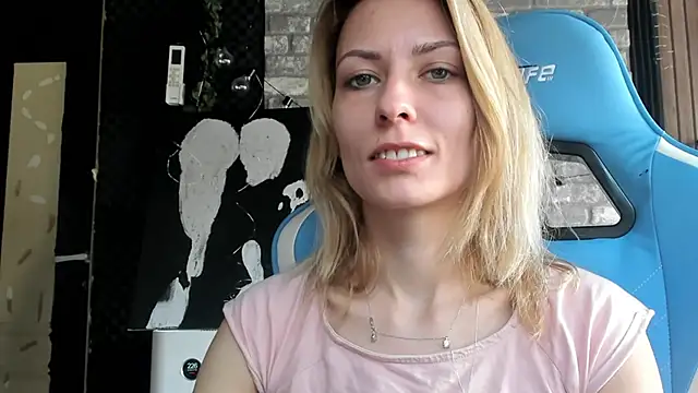 karo123421's cam snapshot