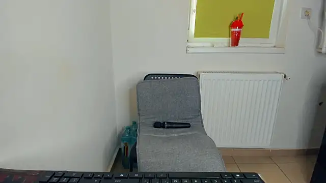 LaraStone69's cam snapshot