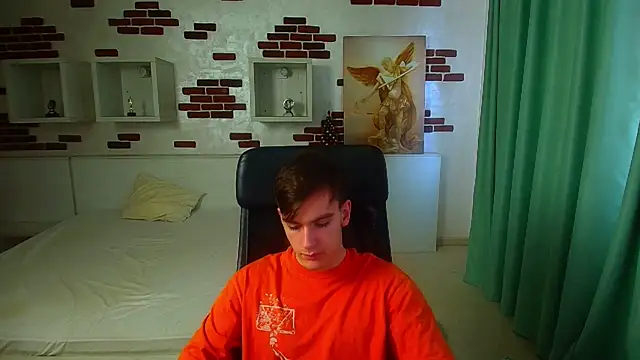 BradyFlint live sex cam