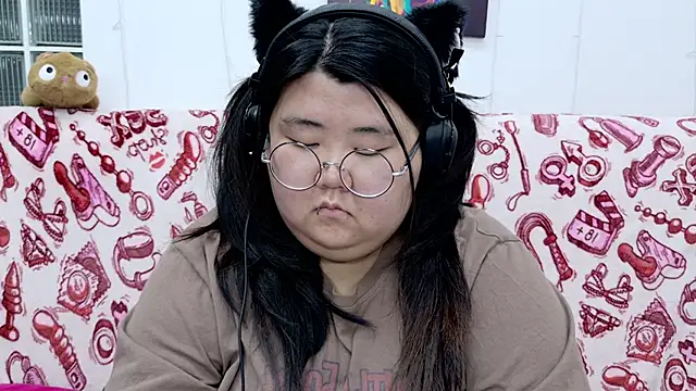 Nadine_asian's cam snapshot