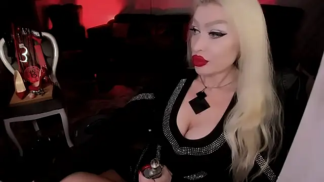 FinDomGod live sex cam